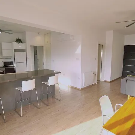 公寓 Stay Mystique Apartment 利马索尔